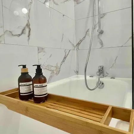 Vue Mer, Climatisation, 10 Min Des Plages דירה אנטיב